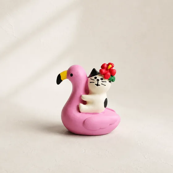Flamingo kitten