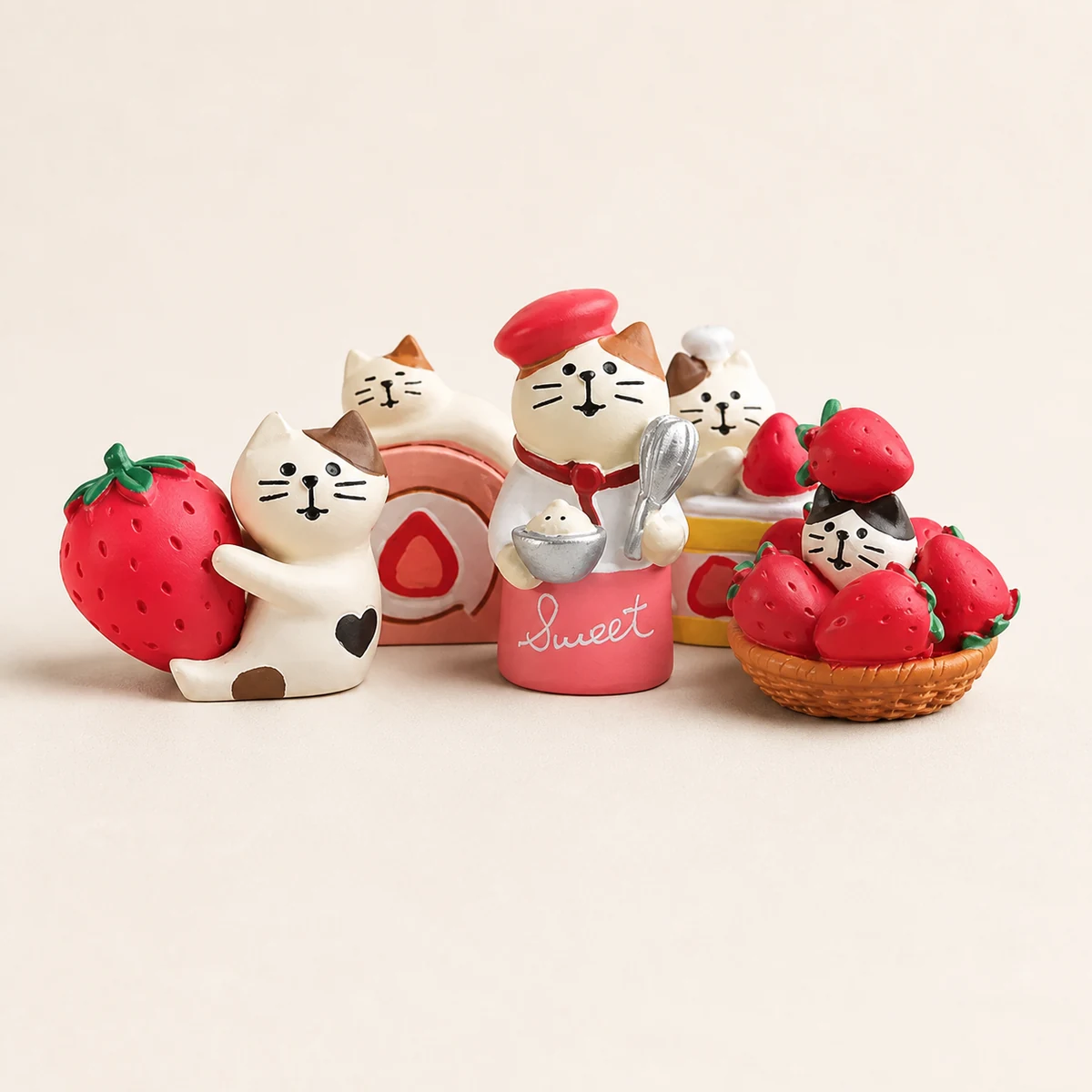 Strawberry Cat Miniature Collection