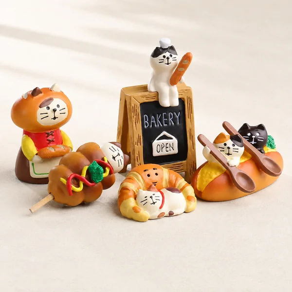 Cat and Bread-Desktop Decoration — view 2 — studio photograph